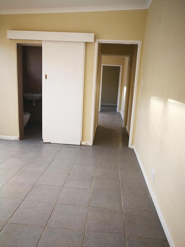 To Let 2 Bedroom Property for Rent in Rylands Western Cape
